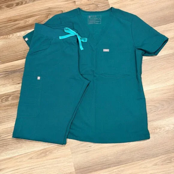 Figs Scrubs - Hunter Green - Picture 1 of 3